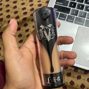 KVD Lock It Foundation - Medium 62 Warm